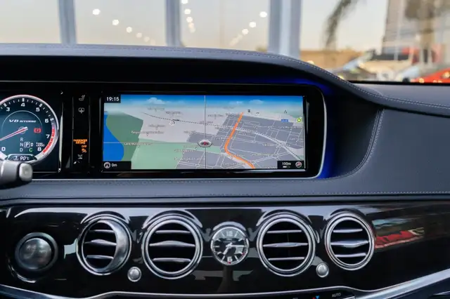 Mercedes-Benz S-Class view 14