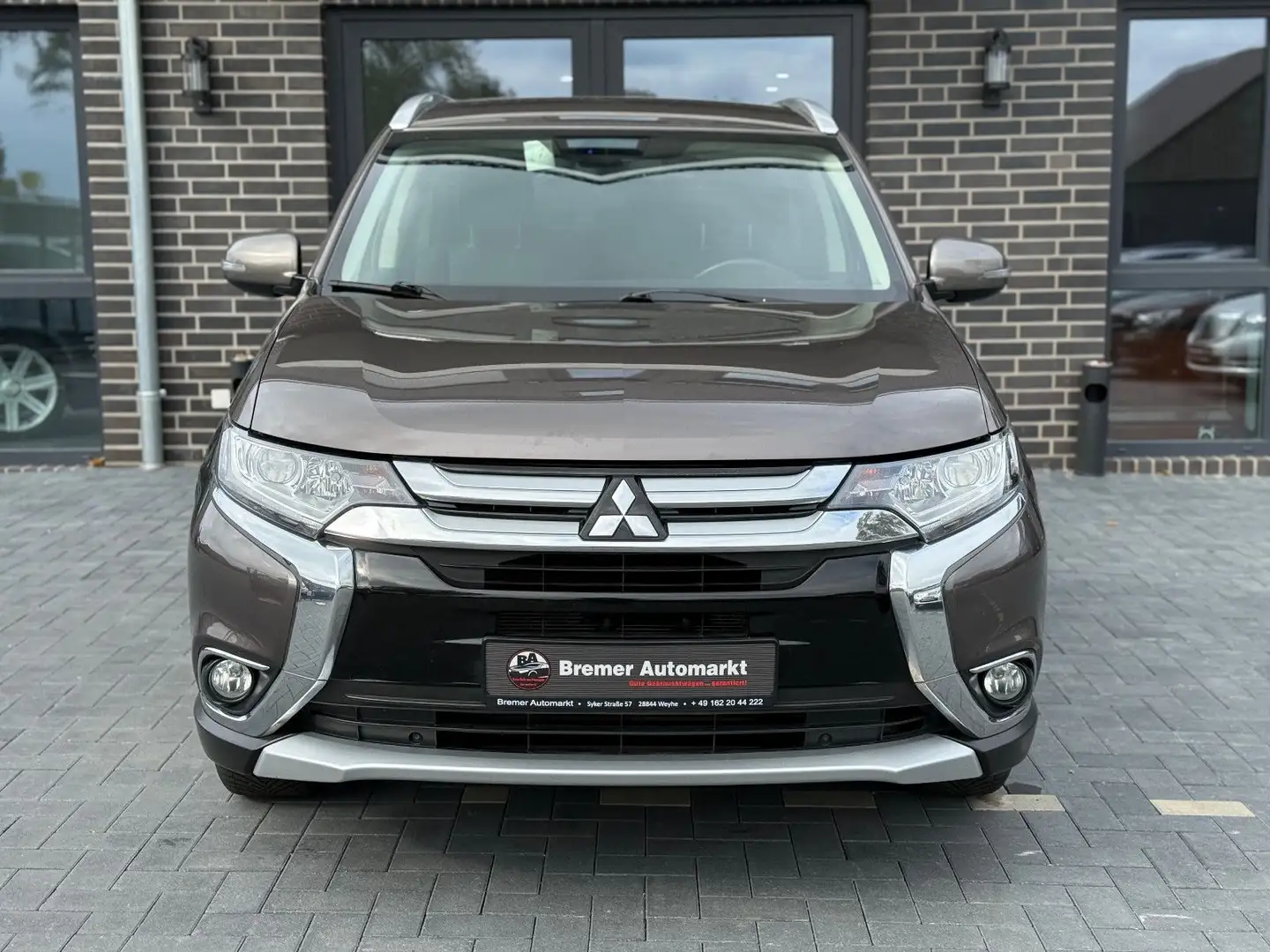 Mitsubishi Outlander Edition 100*Automatik*1Hand*Kam*Navi* Braun - 2