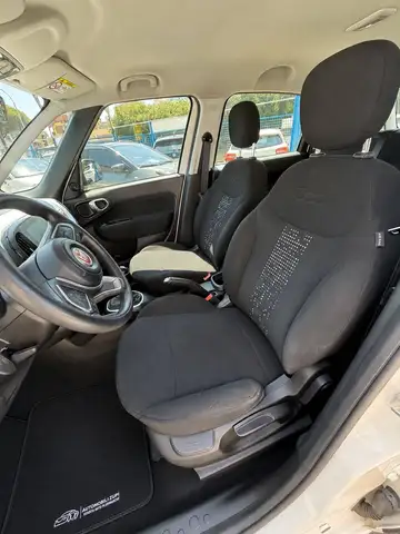 Fiat 500l view 9