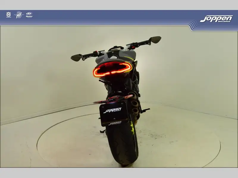 MV Agusta Dragster - foto 6