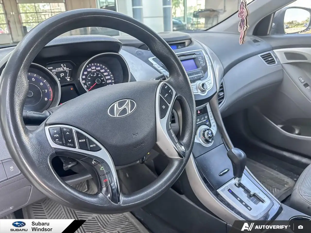 Hyundai ELANTRA fotografie Hyundai ELANTRA