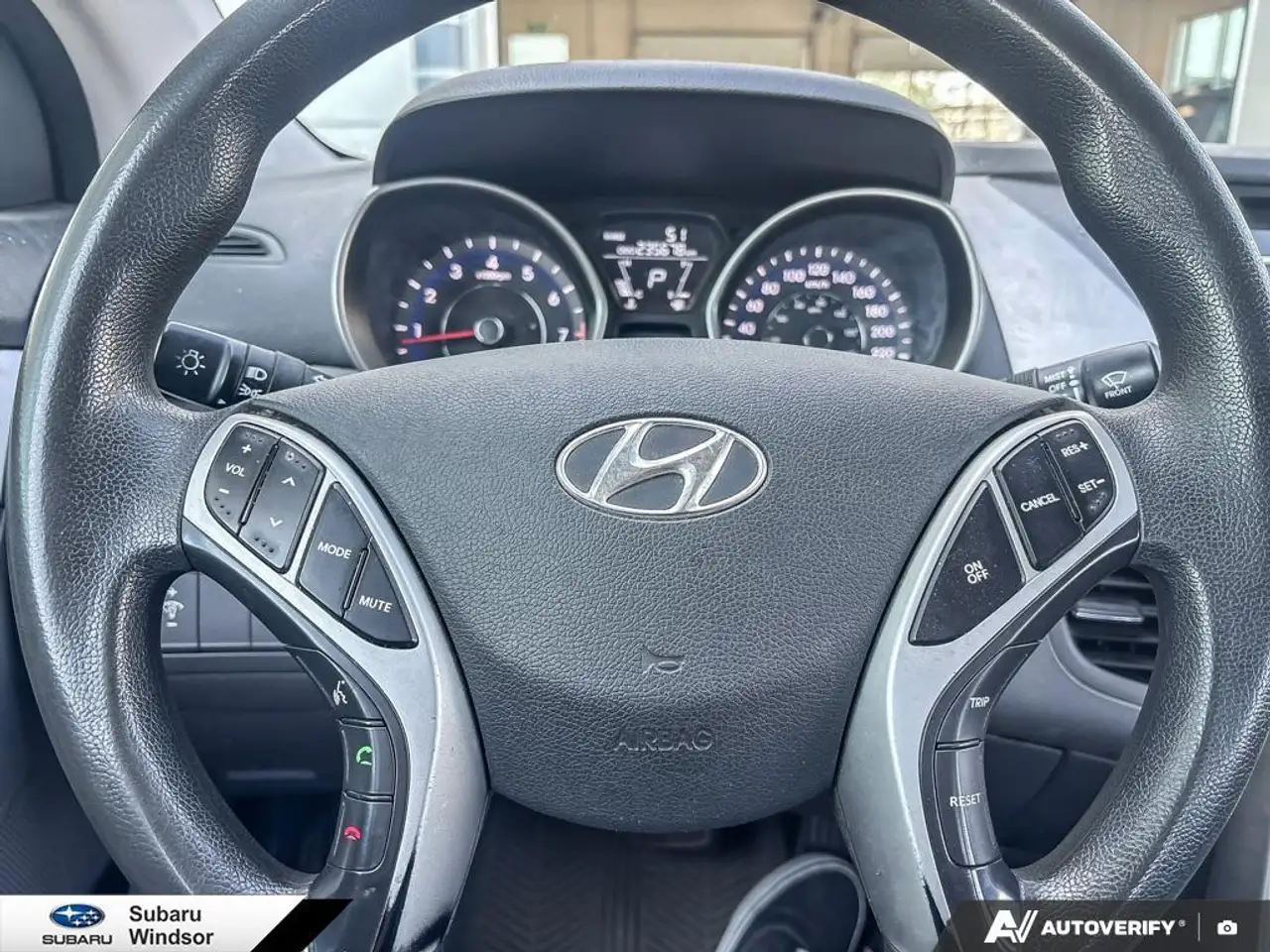 Hyundai ELANTRA fotografie Hyundai ELANTRA