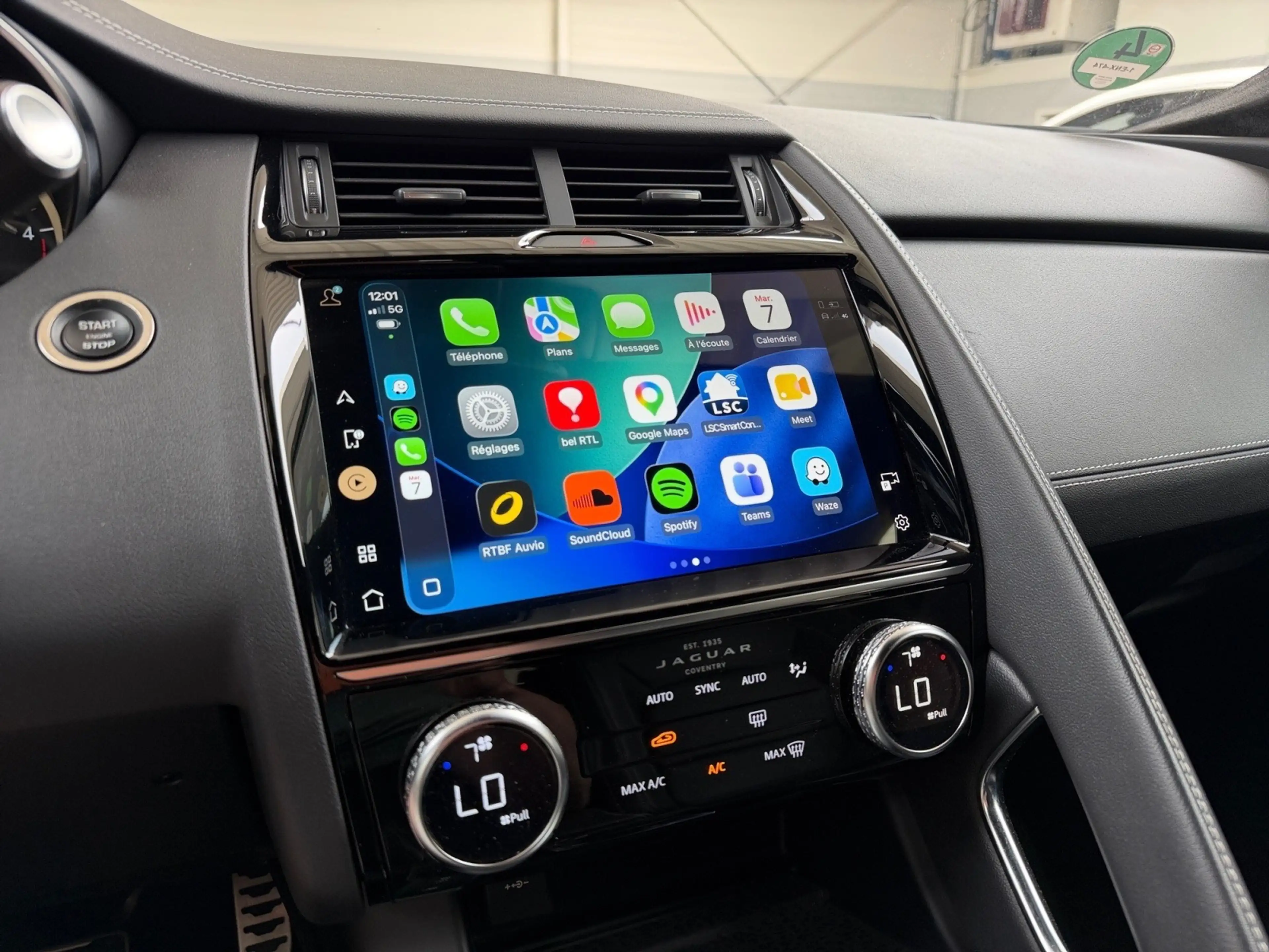 Jaguar E-Pace E-Pace 2.0 D MHEV AWD D165 R-Dynamic S-CARPLAY-CUIR-CAM-ACC — photo 15