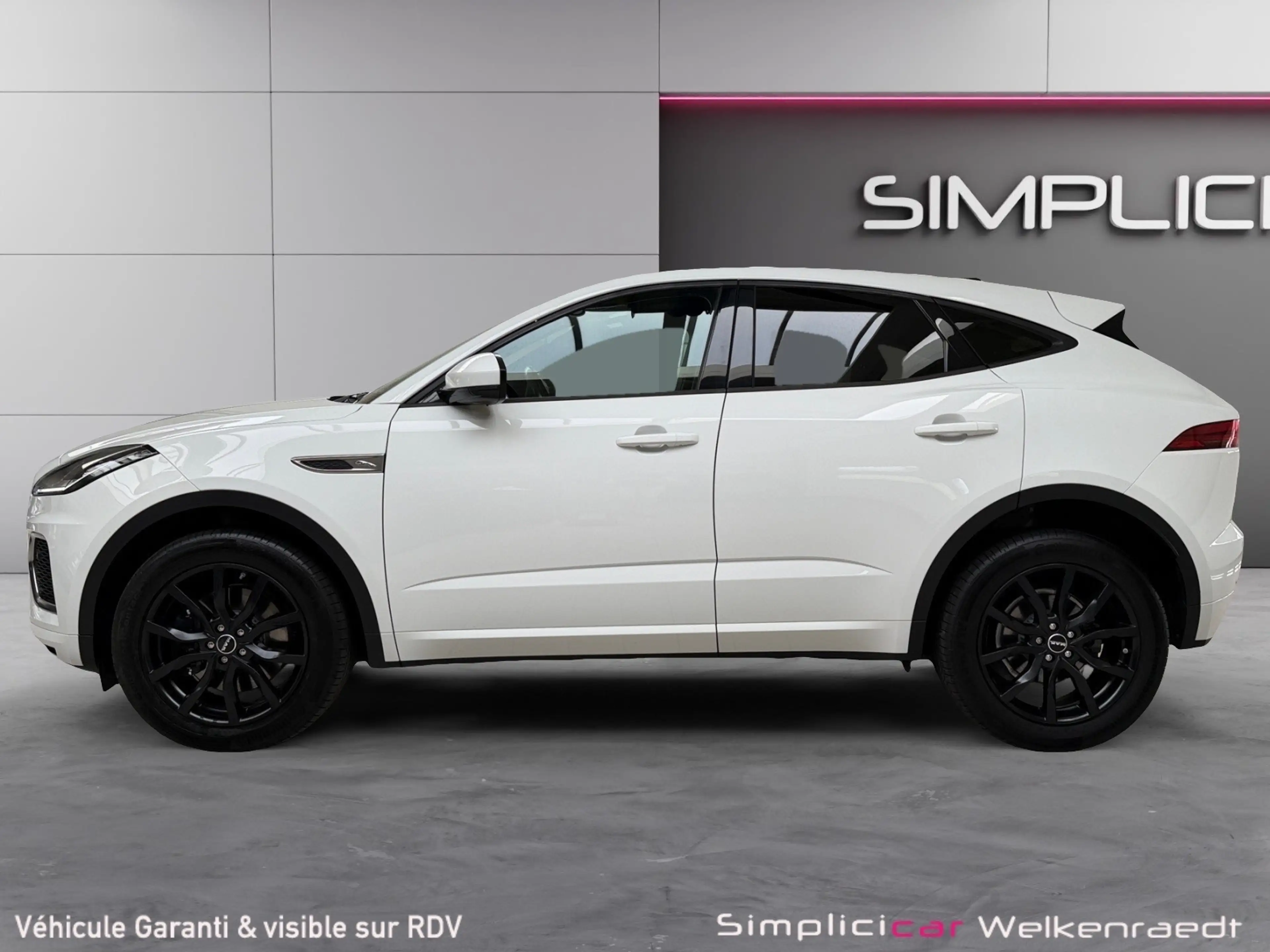 Jaguar E-Pace E-Pace 2.0 D MHEV AWD D165 R-Dynamic S-CARPLAY-CUIR-CAM-ACC — photo 4