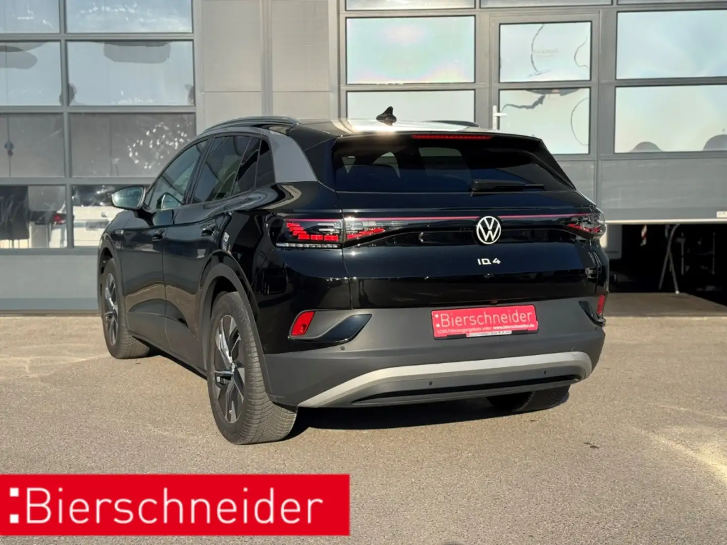 Volkswagen ID.4 Pro Performance IQ.LIGHT NAVI PANO PARKASS SHZ Czarny - 2