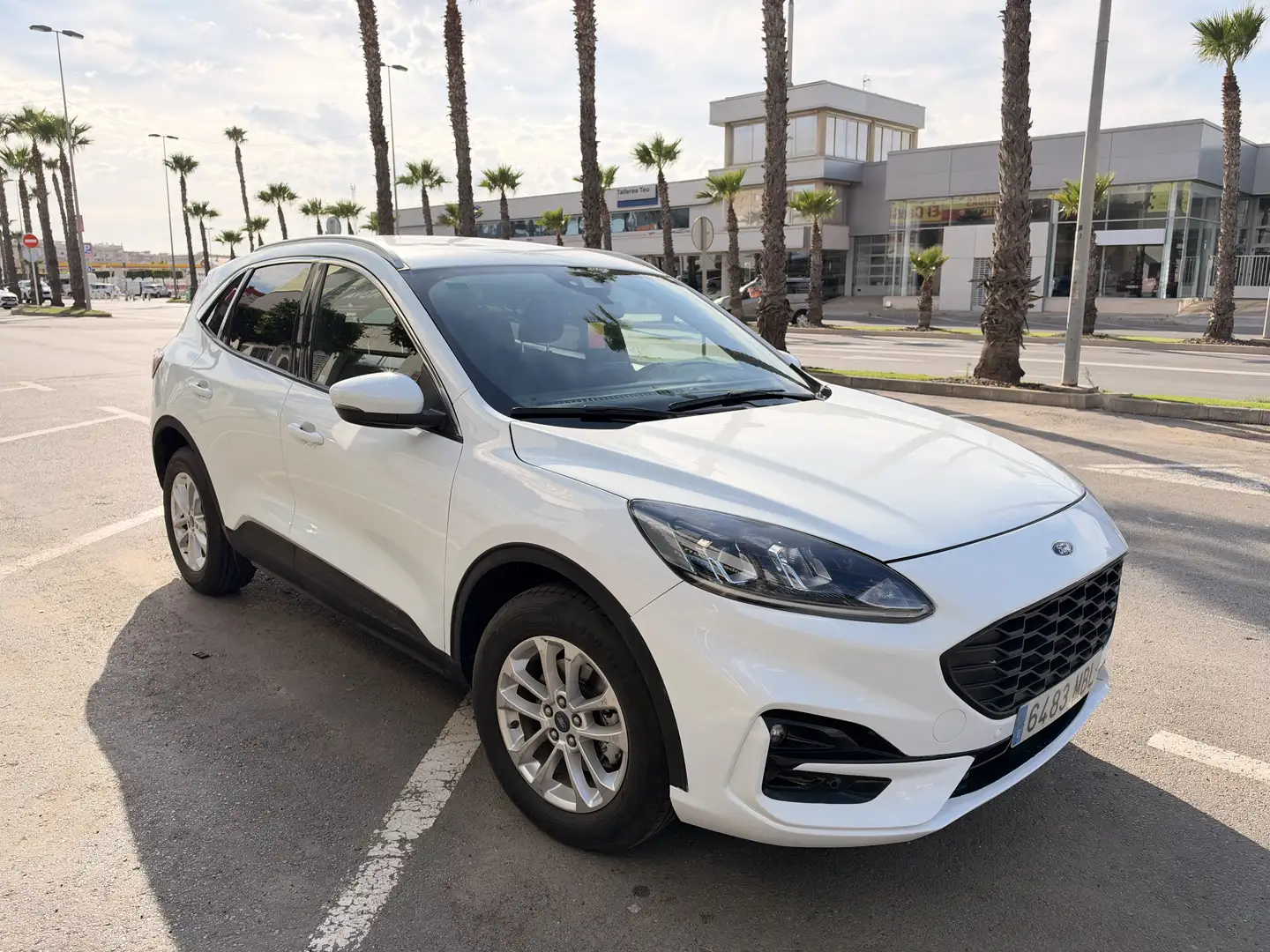 Ford Kuga 2.5 Duratec FHEV Titanium AWD Aut. - 1