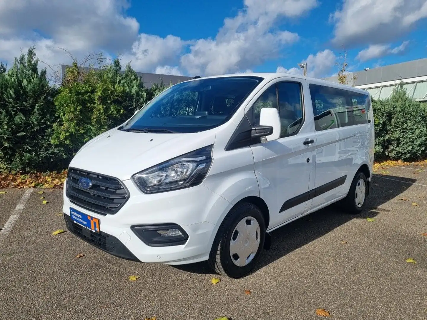 Ford Transit Custom 320 L1H1 Autm. Kombi Trend Klima vo. + hi AHK Wit - 1