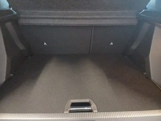 Peugeot 2008 view 9