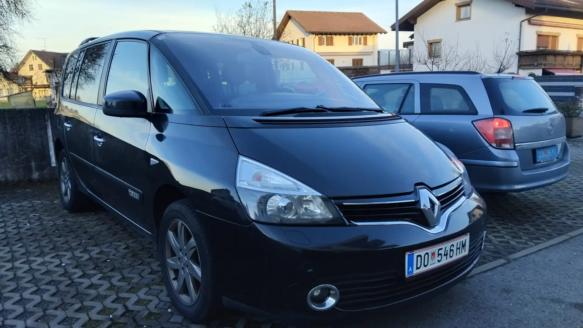 Renault Espace Espace 2,0 dCi 175 Celebration Aut. 7 Sitzer Schwarz - 2