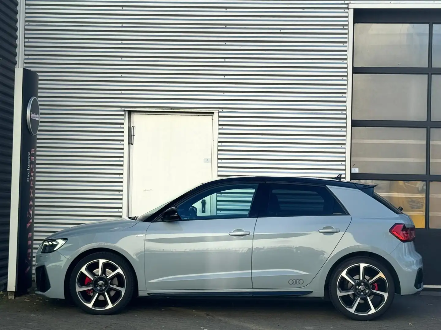 Audi A1 Sportback 40 TFSI Edition One 3X S-Line|Camera|B&O Grijs - 2