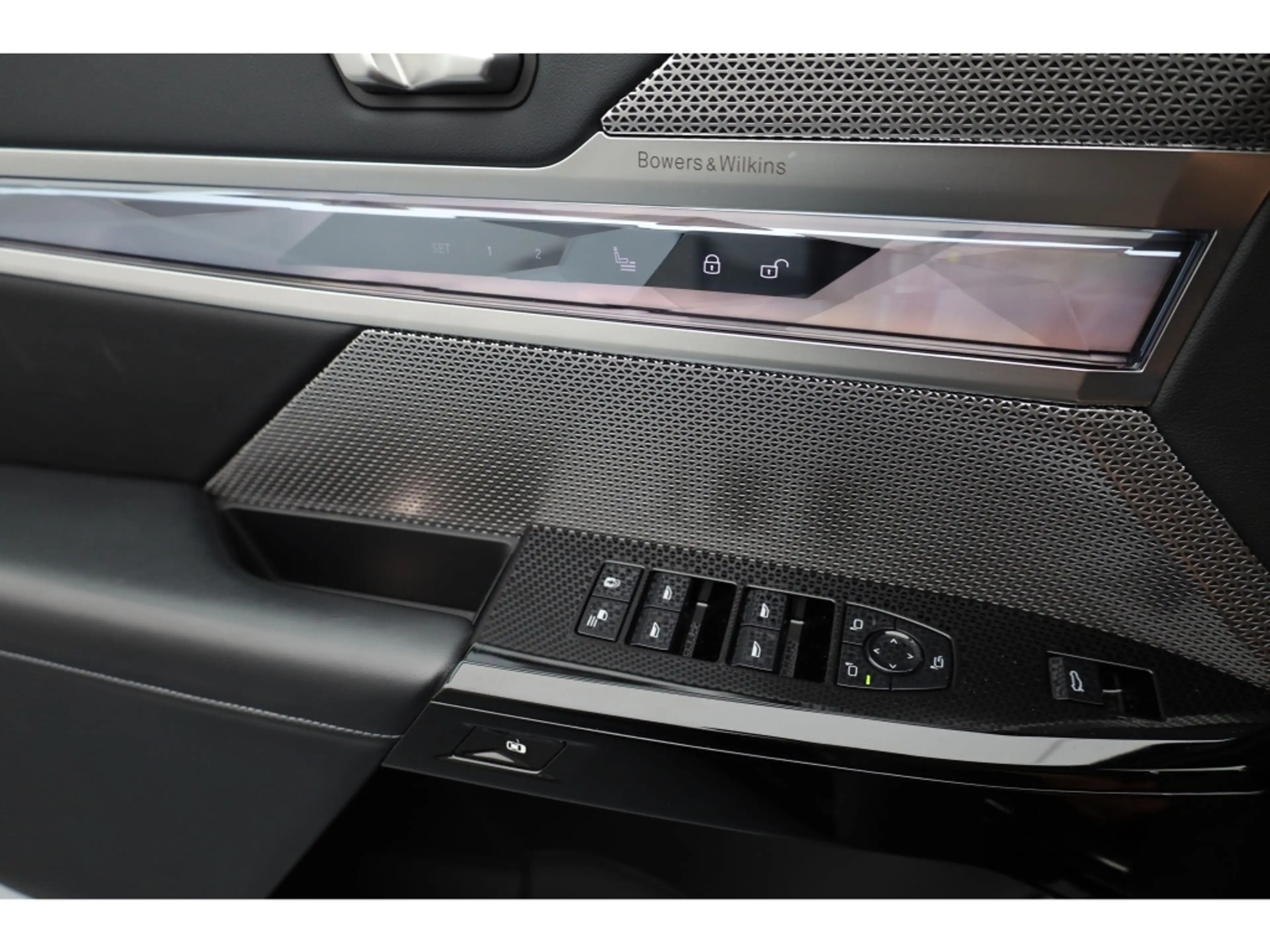 BMW i7 M60 xDrive M CinemaScreen Bowers Nappa HuD Soft — photo 11