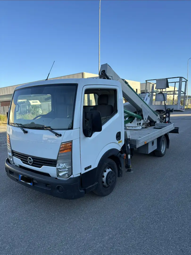 Nissan Cabstar Piattaforma aerea Multitel MX200 - 1