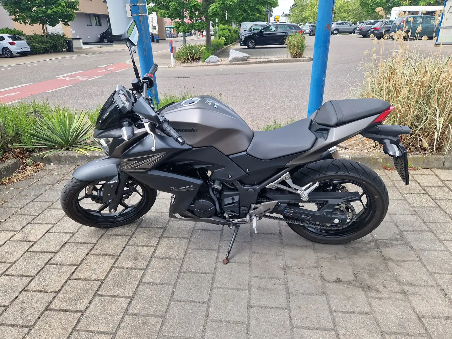 Kawasaki Z 300 Zwart - 1