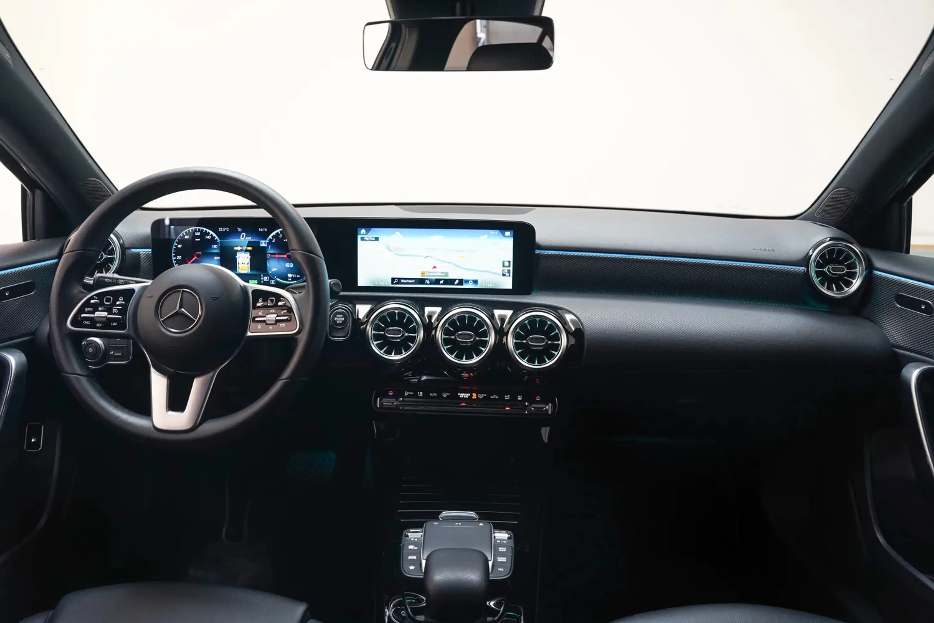 Mercedes-Benz A 250 250e Luxury Line Aut. [ Navi Sfeerverlichting Trek — photo 4