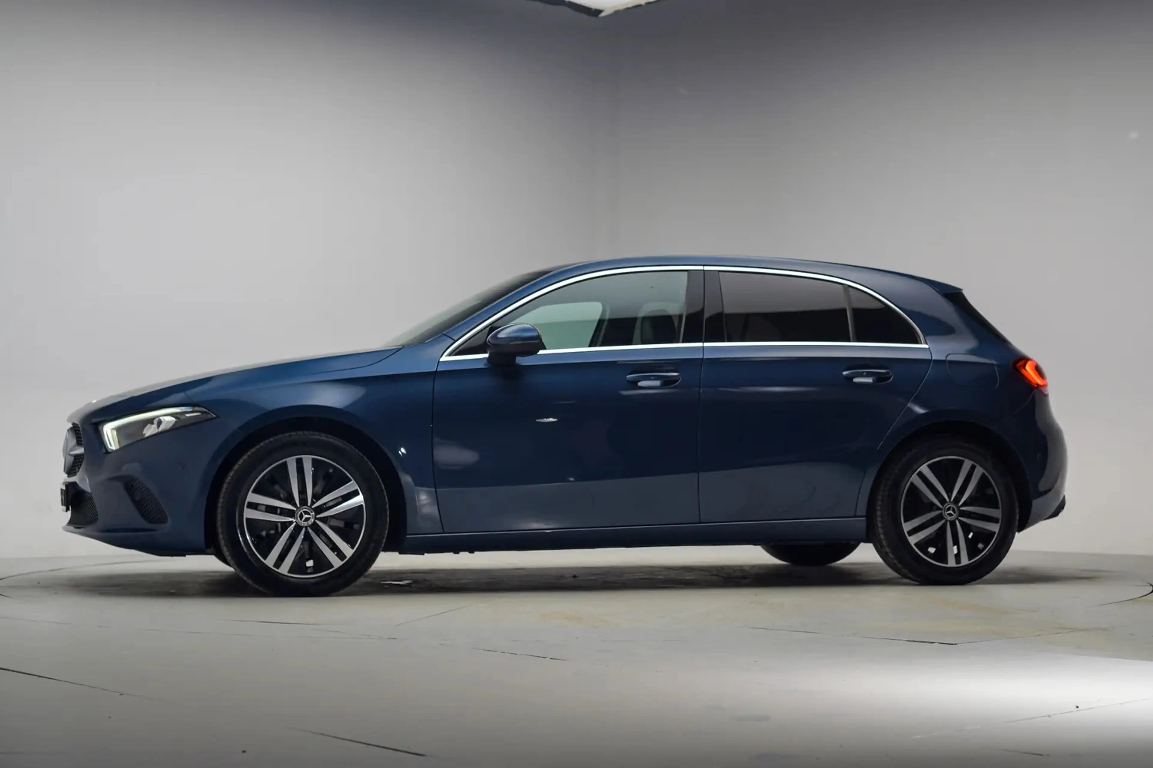 Mercedes-Benz A 250 250e Luxury Line Aut. [ Navi Sfeerverlichting Trek — photo 2