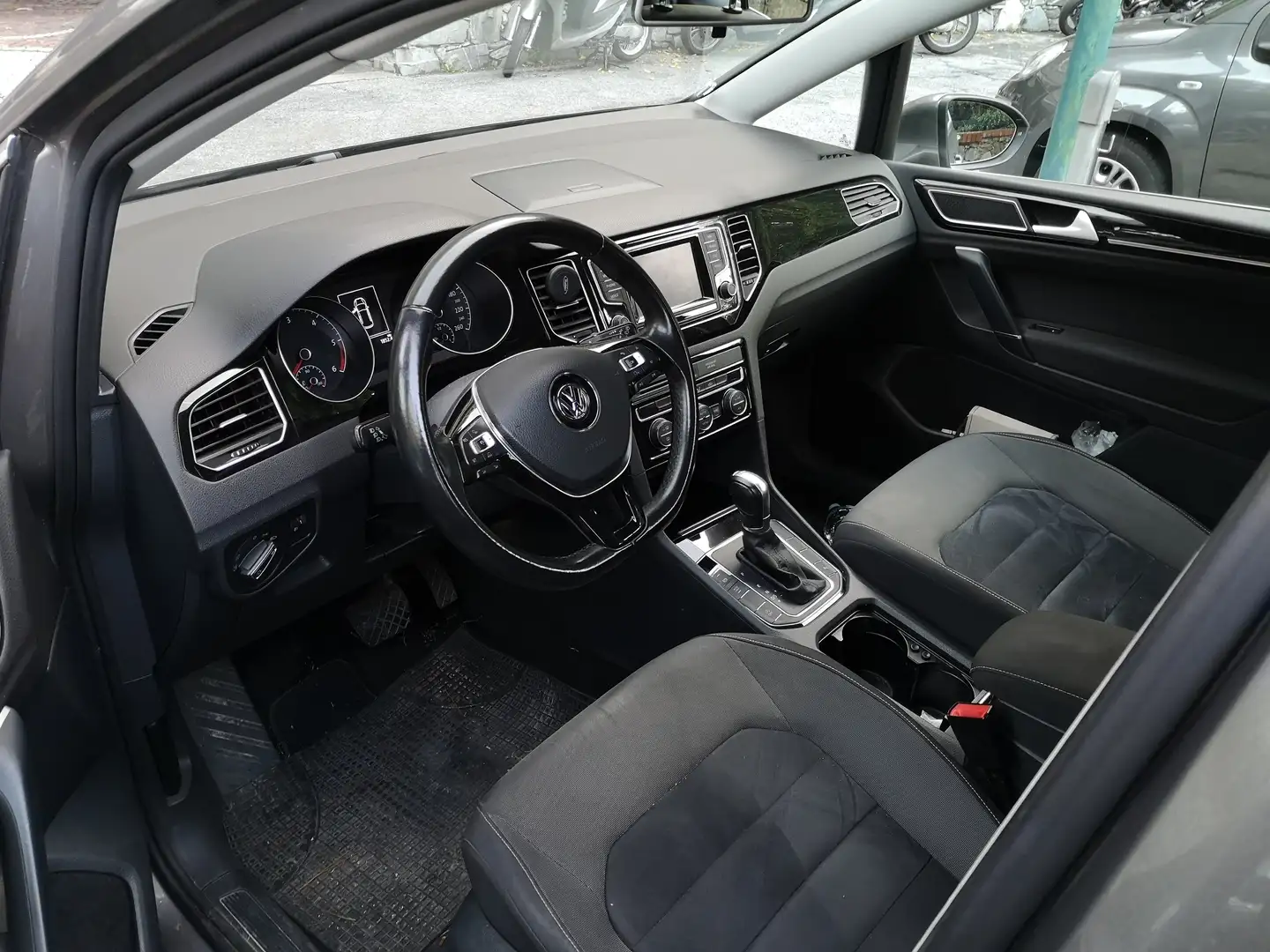 Volkswagen Golf Golf VII 2013 Sportsvan 1.6 tdi Highline 110cv dsg Grigio - 2