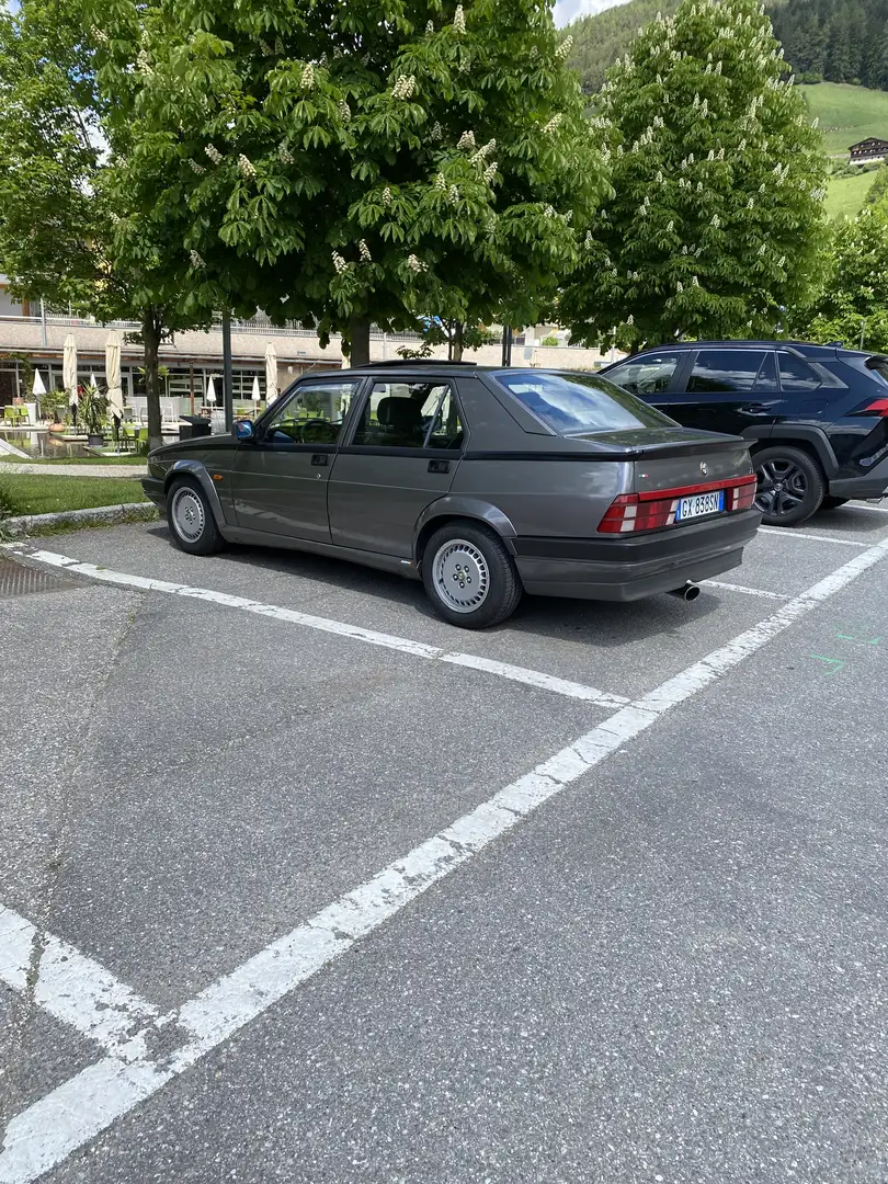 Alfa Romeo 75 2.0 Twin Spark - 1