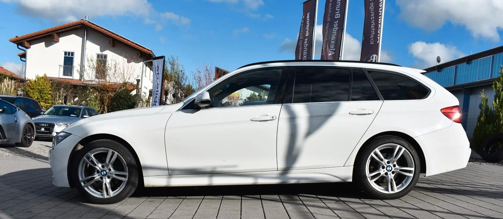 BMW 320 Baureihe 3 Touring 320 d xDrive M Sport Blanc - 1