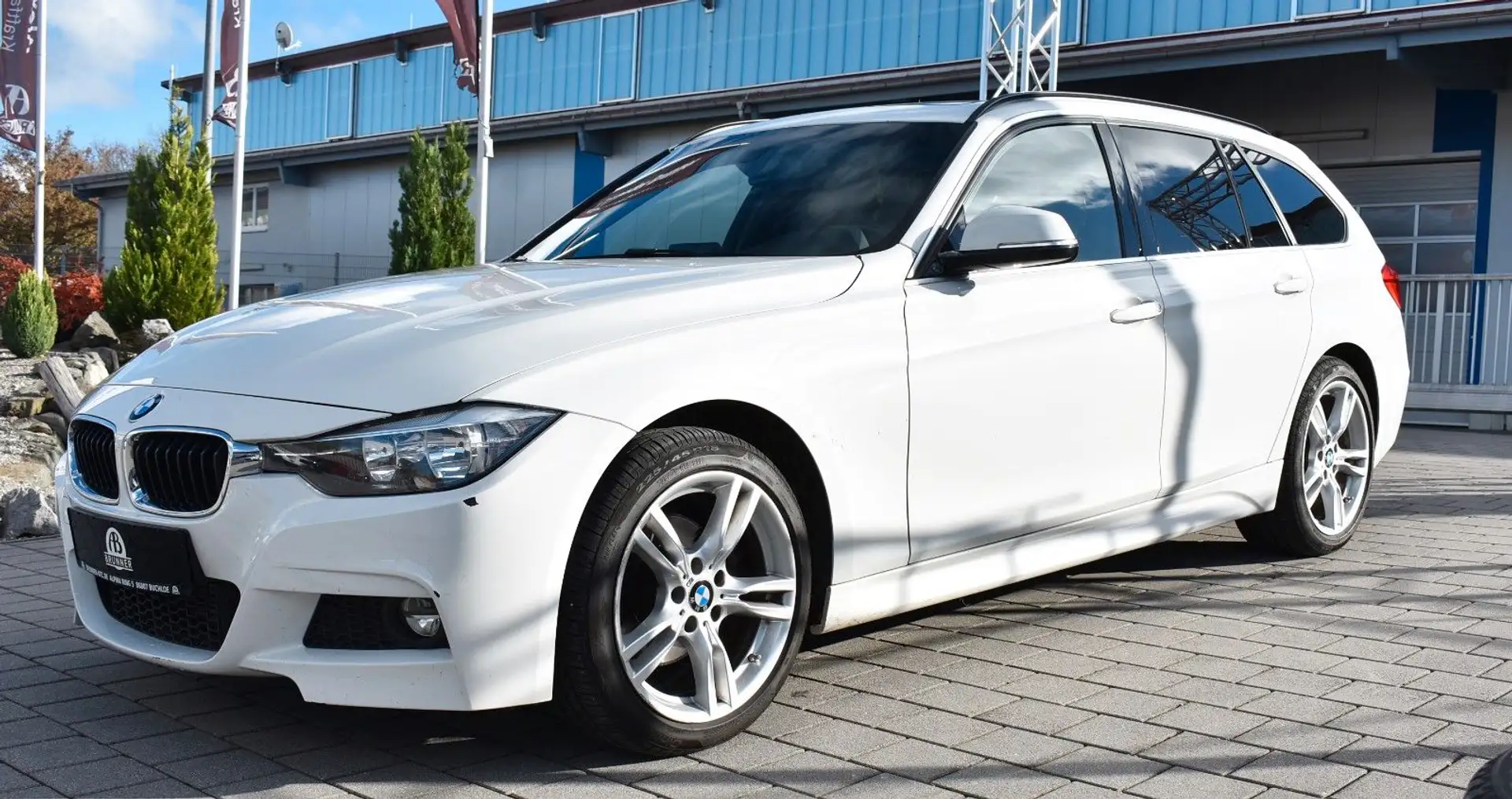 BMW 320 Baureihe 3 Touring 320 d xDrive M Sport Blanc - 2