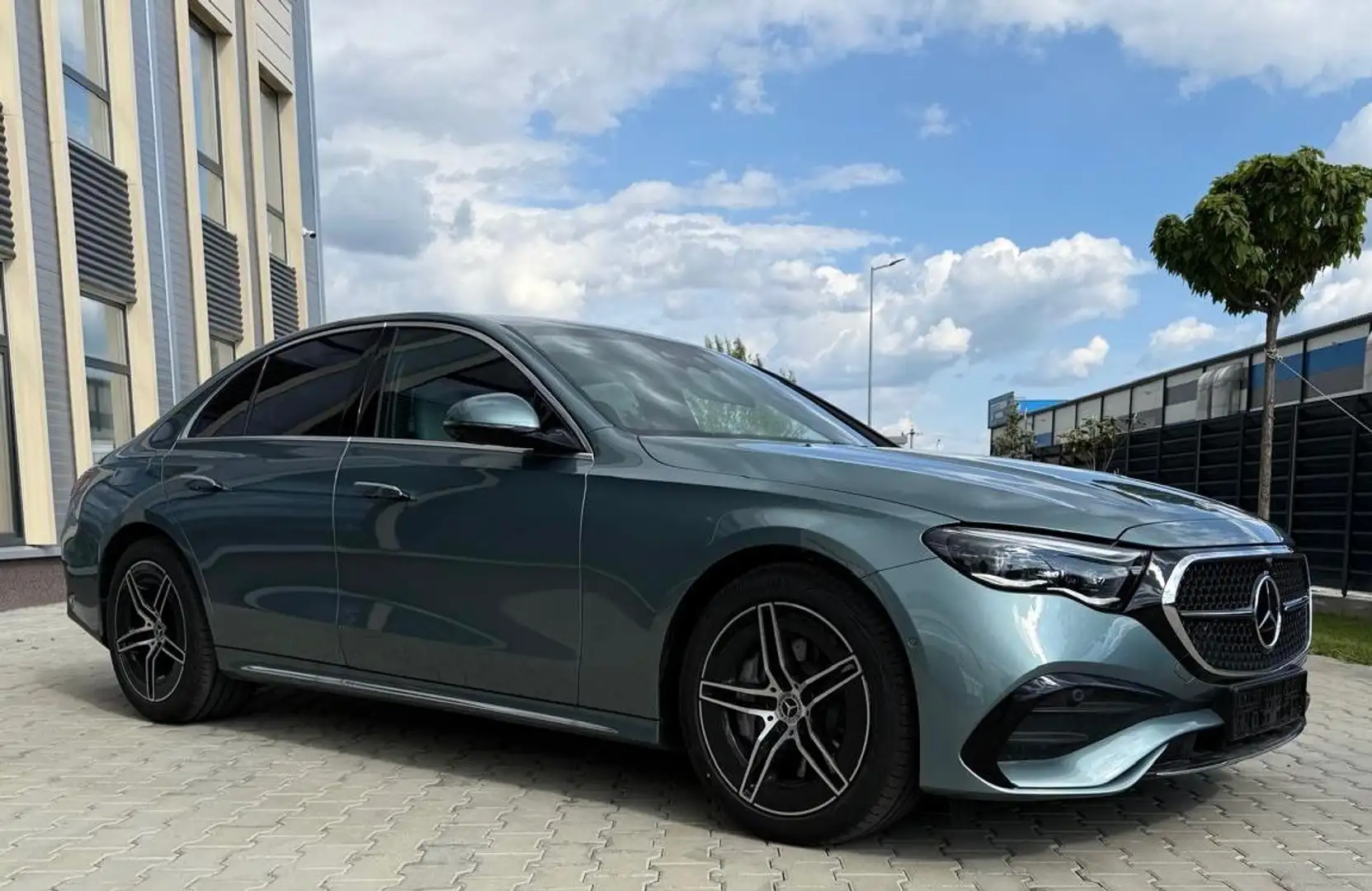 Mercedes-Benz E 200 4M AMG LINE EXCLUSIV HYPERSCREEN BURMESTER Срібний - 1