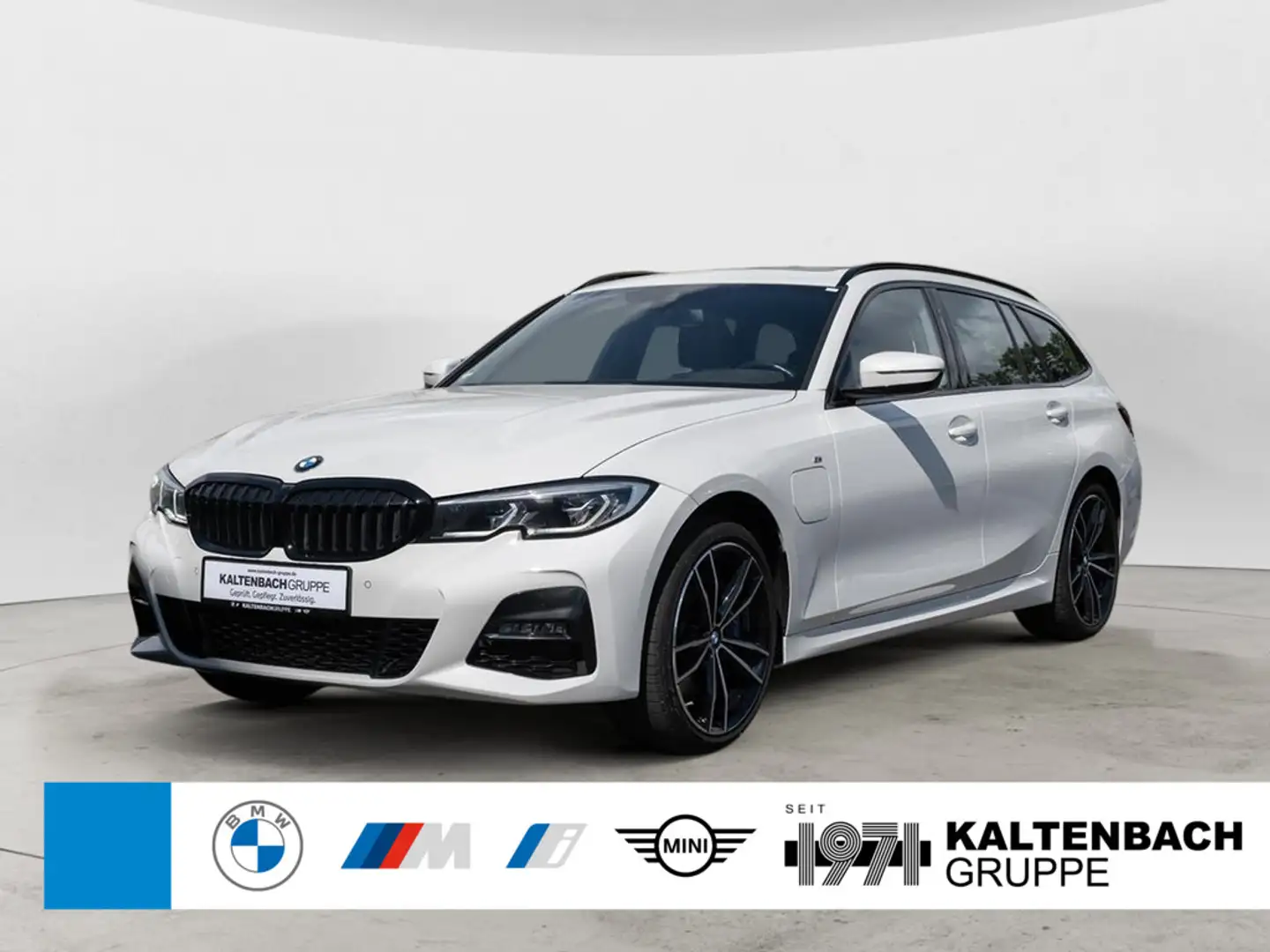 BMW 330 e Touring xDrive M-Sportpaket NAVI PANO Weiß - 1