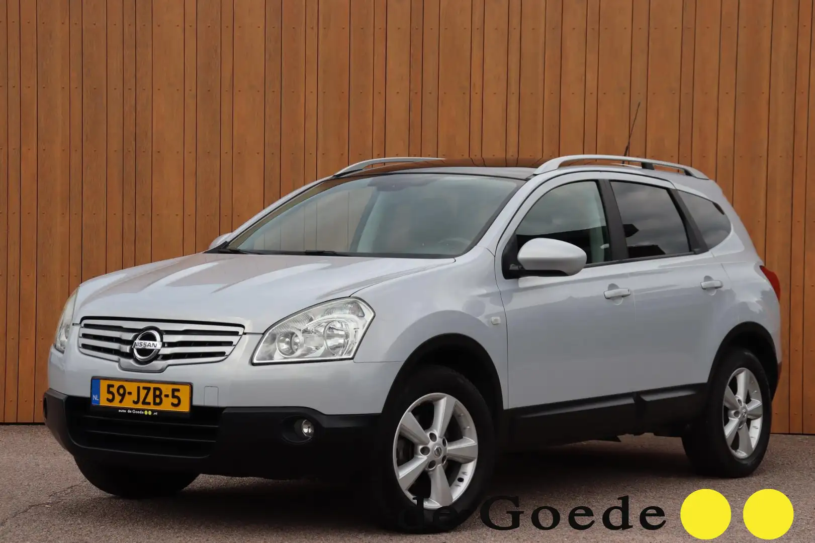 Nissan Qashqai+2 1.6 Optima 7-persoons org. NL panoramadak trekhaak Grijs - 1