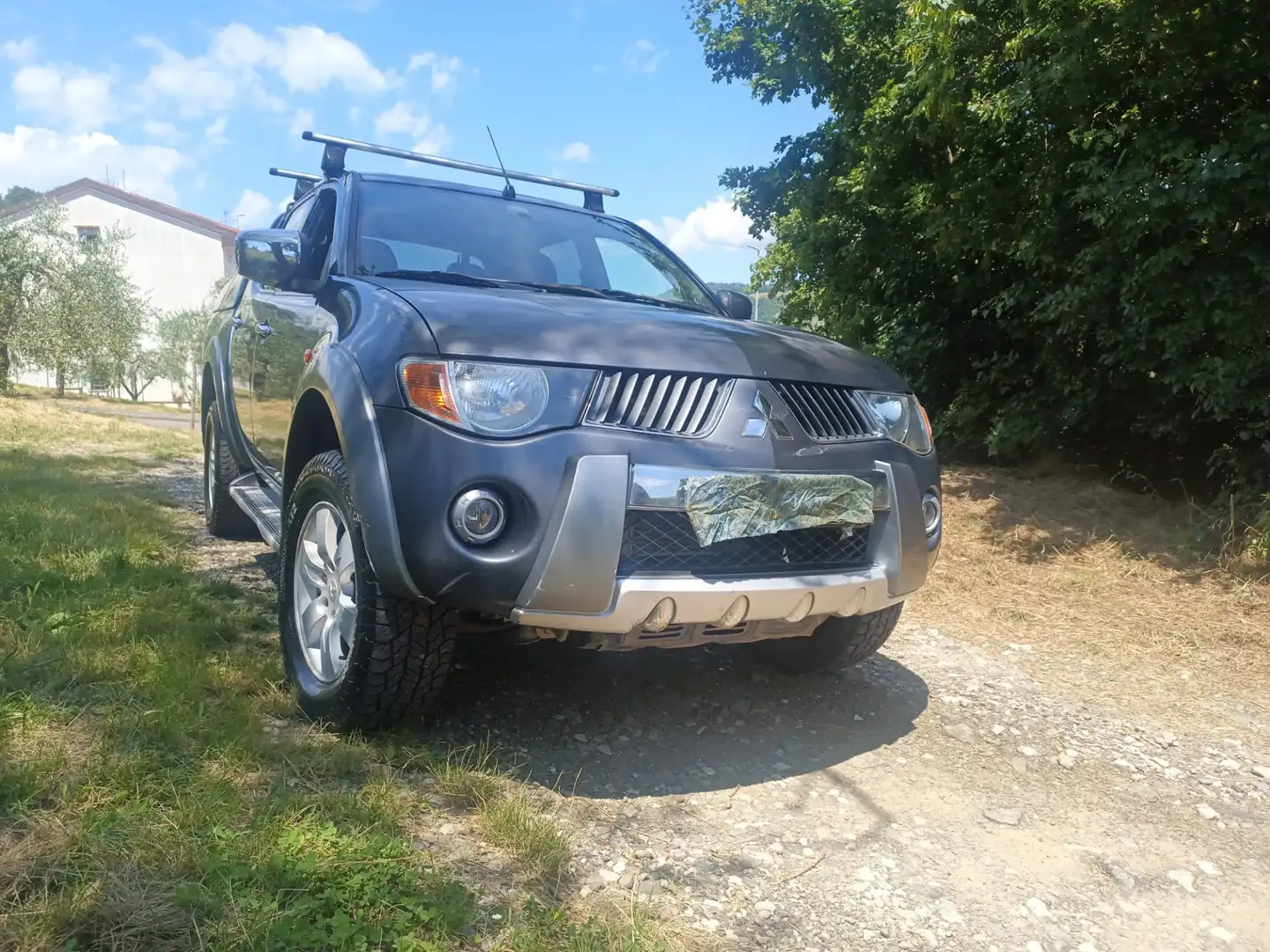 Mitsubishi L200 d.cab 2.5 di-d Intense - 2