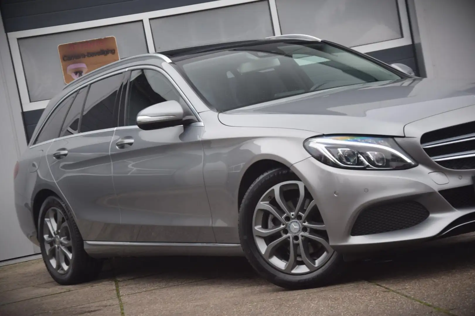 Mercedes-Benz C 180 Estate Prestige PANORAMADAK/TREKHAAK/LED KOPLAMPEN Gris - 2