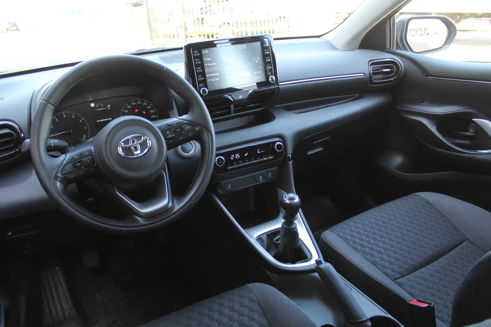 Toyota Yaris 1.5 VVT-i Dynamic Special | Rijklaar | Stoel-/stuu Gris - 2