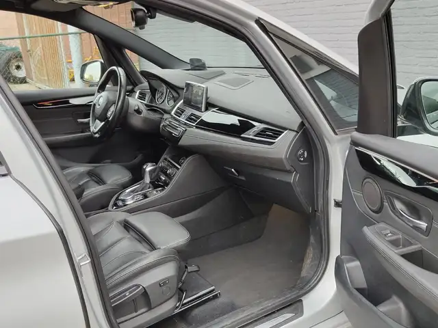 BMW 2 Series view 9