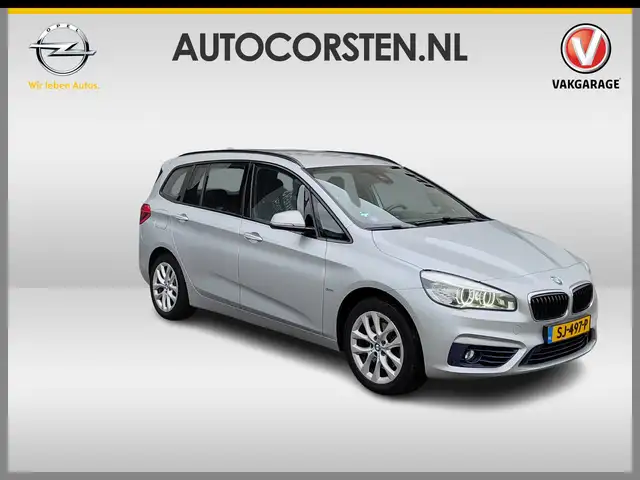 BMW 2 Series view 2