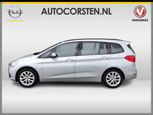BMW 2 Series view 4