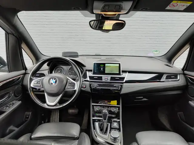 BMW 2 Series view 3
