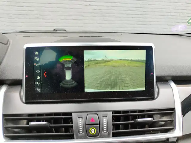BMW 2 Series view 11