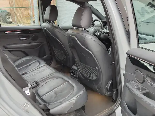 BMW 2 Series view 8