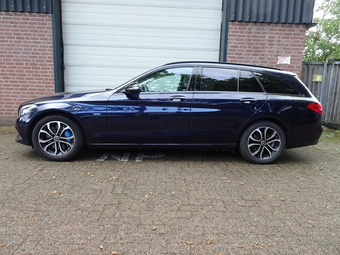 Mercedes-Benz C 350 E T 7G-Tronic PrimiumPlus Avantgarde Hybrid Bleu - 2