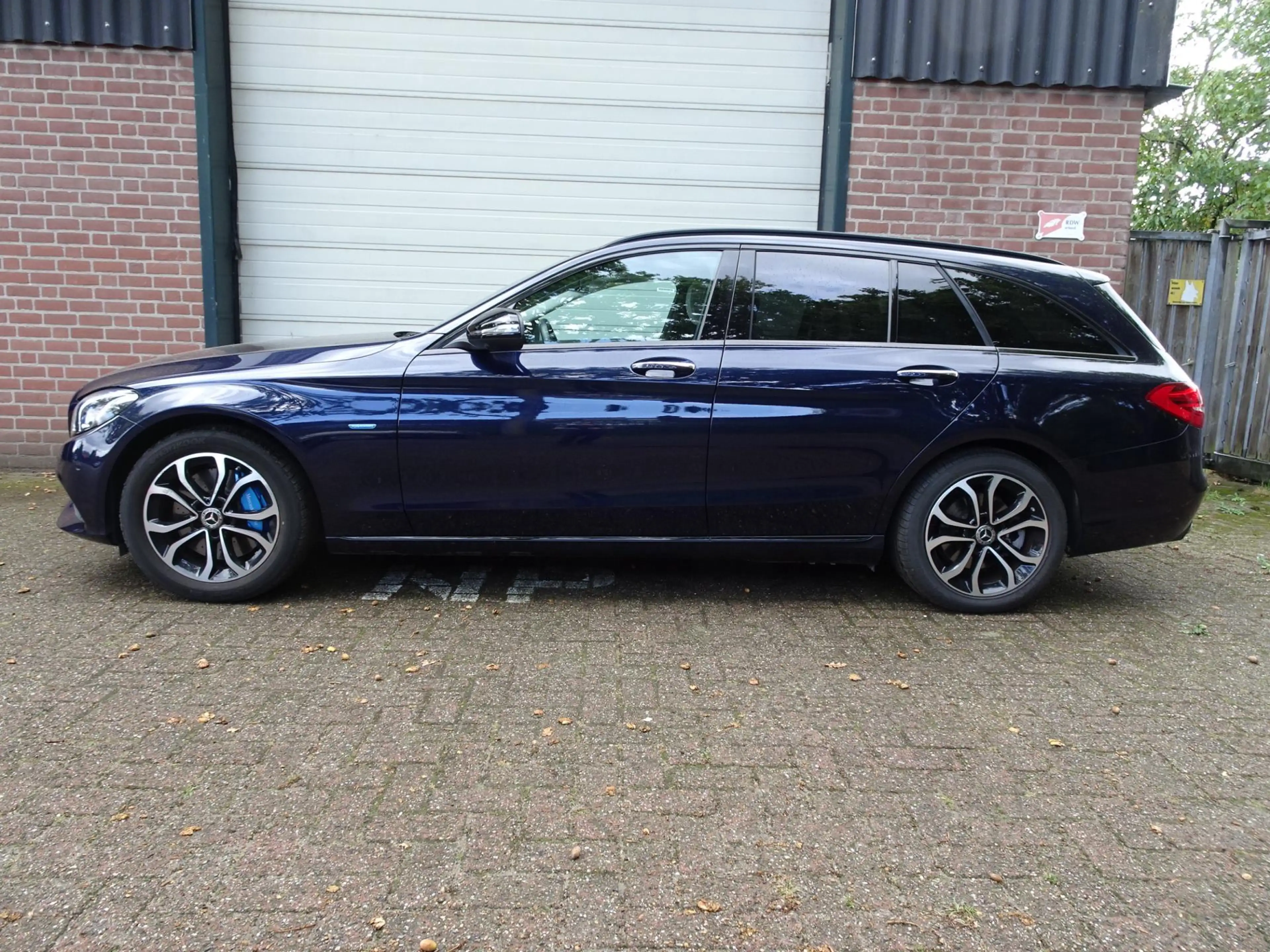 Mercedes-Benz C 350 E T 7G-Tronic PrimiumPlus Avantgarde Hybrid — photo 2
