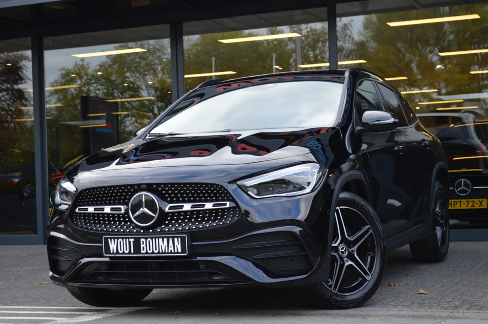 Mercedes-Benz GLA 250 e AMG Led Panorama Distronic Burmester Camera Nigh Schwarz - 1