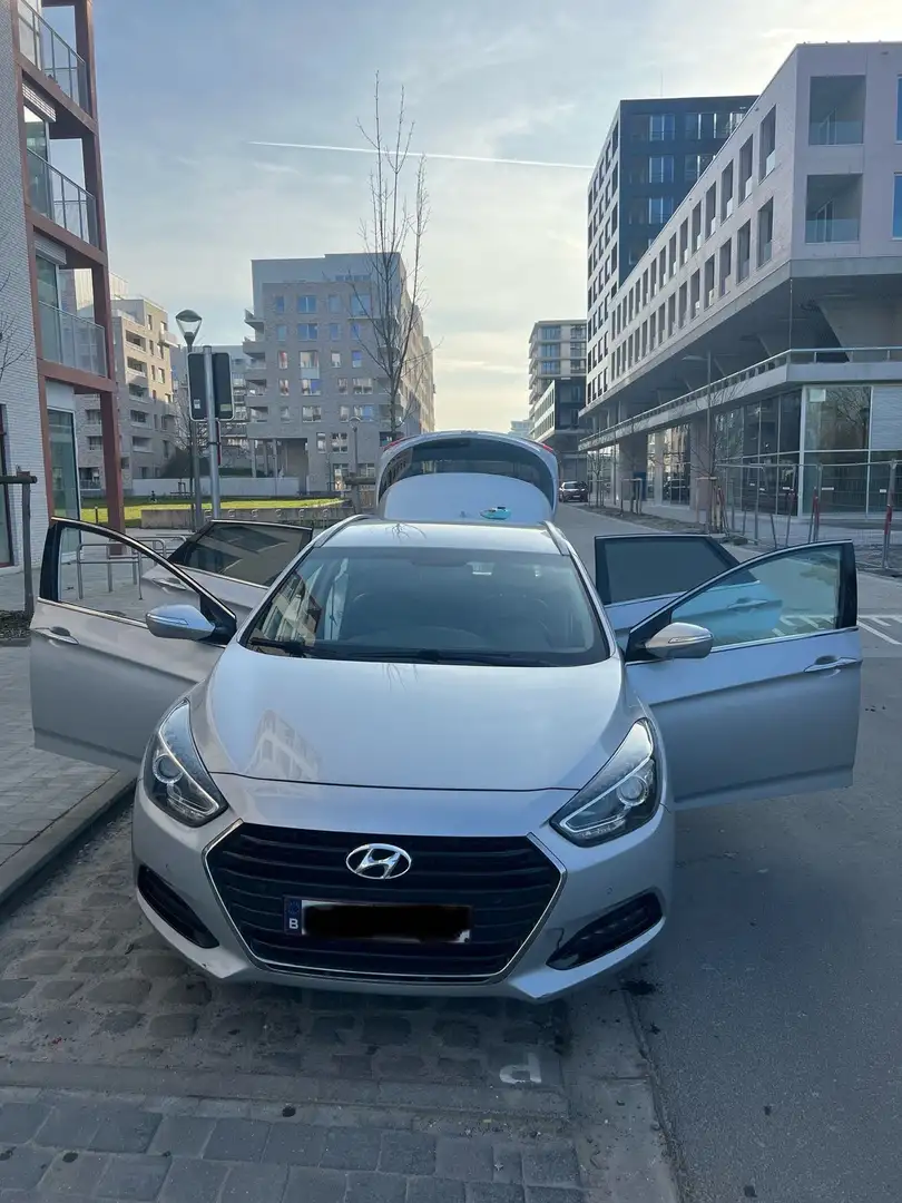 Hyundai i40 Kombi 1.7 CRDi DCT Premium - 1