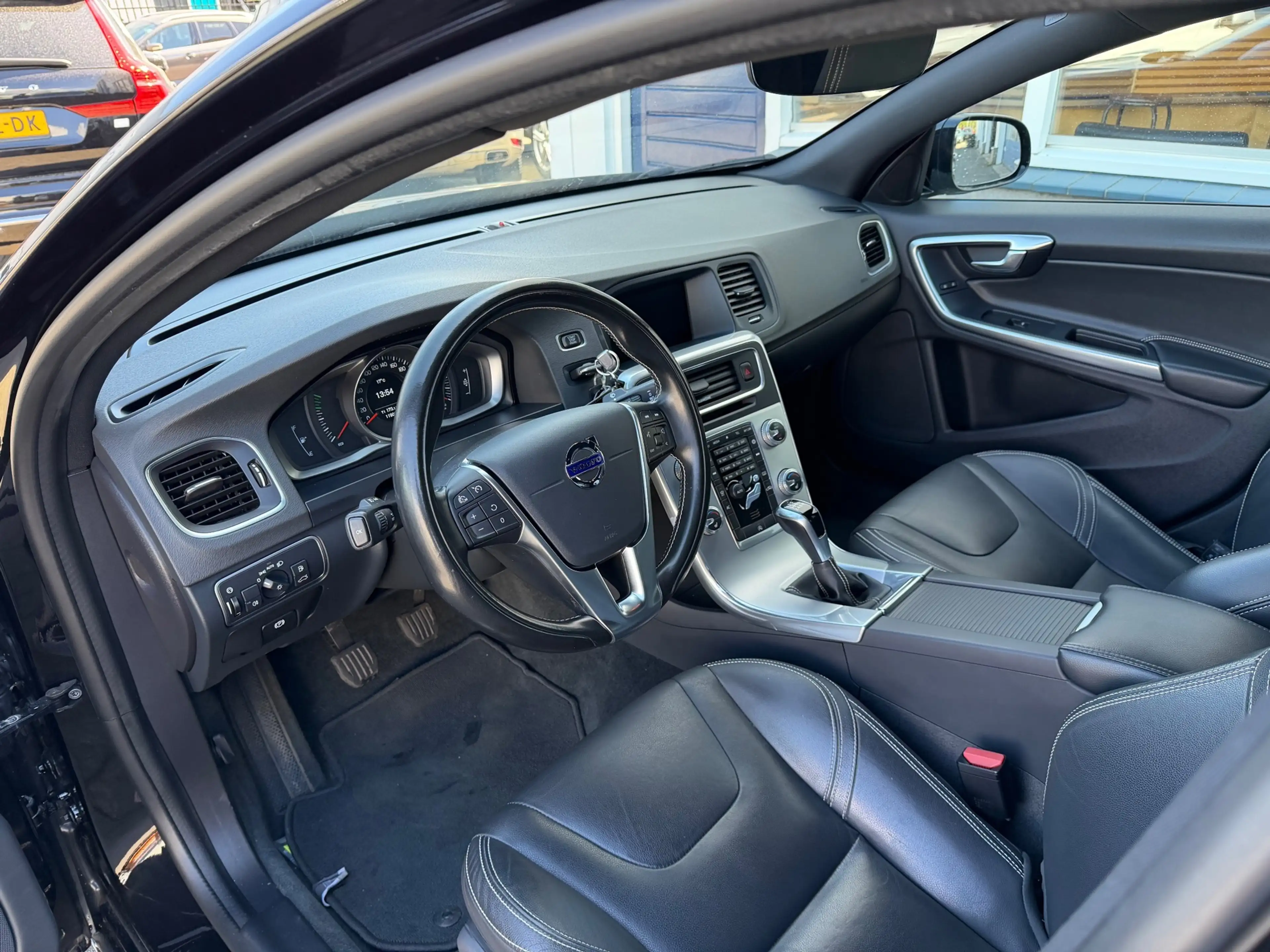 Volvo S60 2.0 T4 Polar+ Dynamic — photo 13