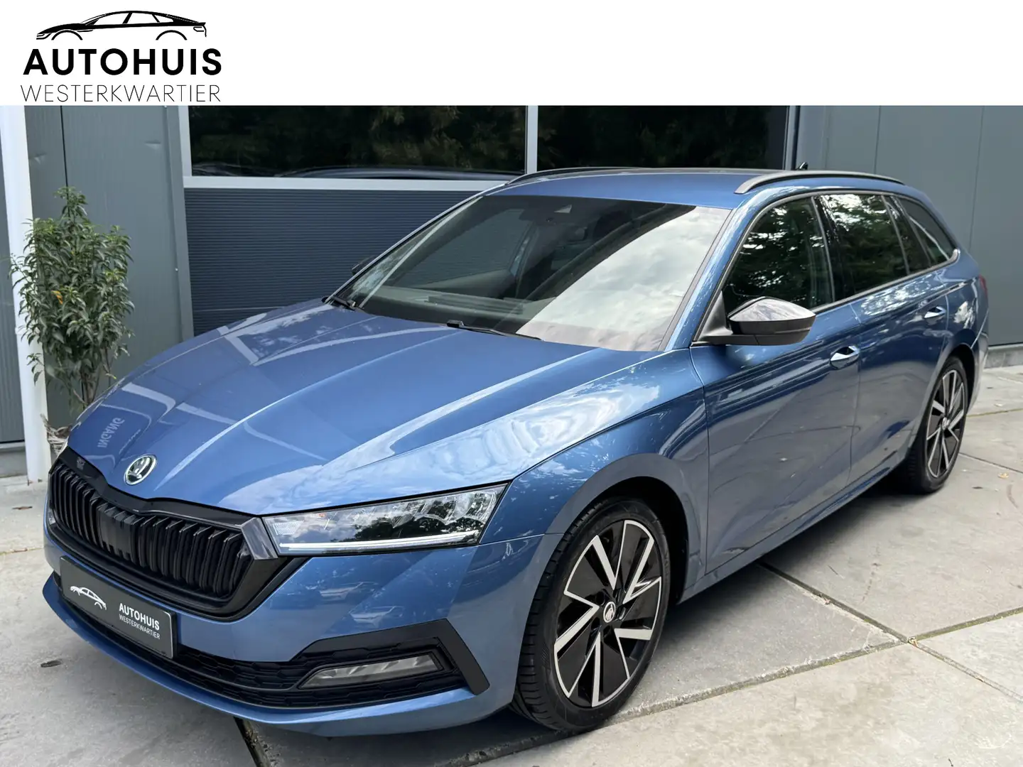 Skoda Octavia Combi 1.0 e-TSI 110pk DSG Sport Business Edition P Blauw - 1