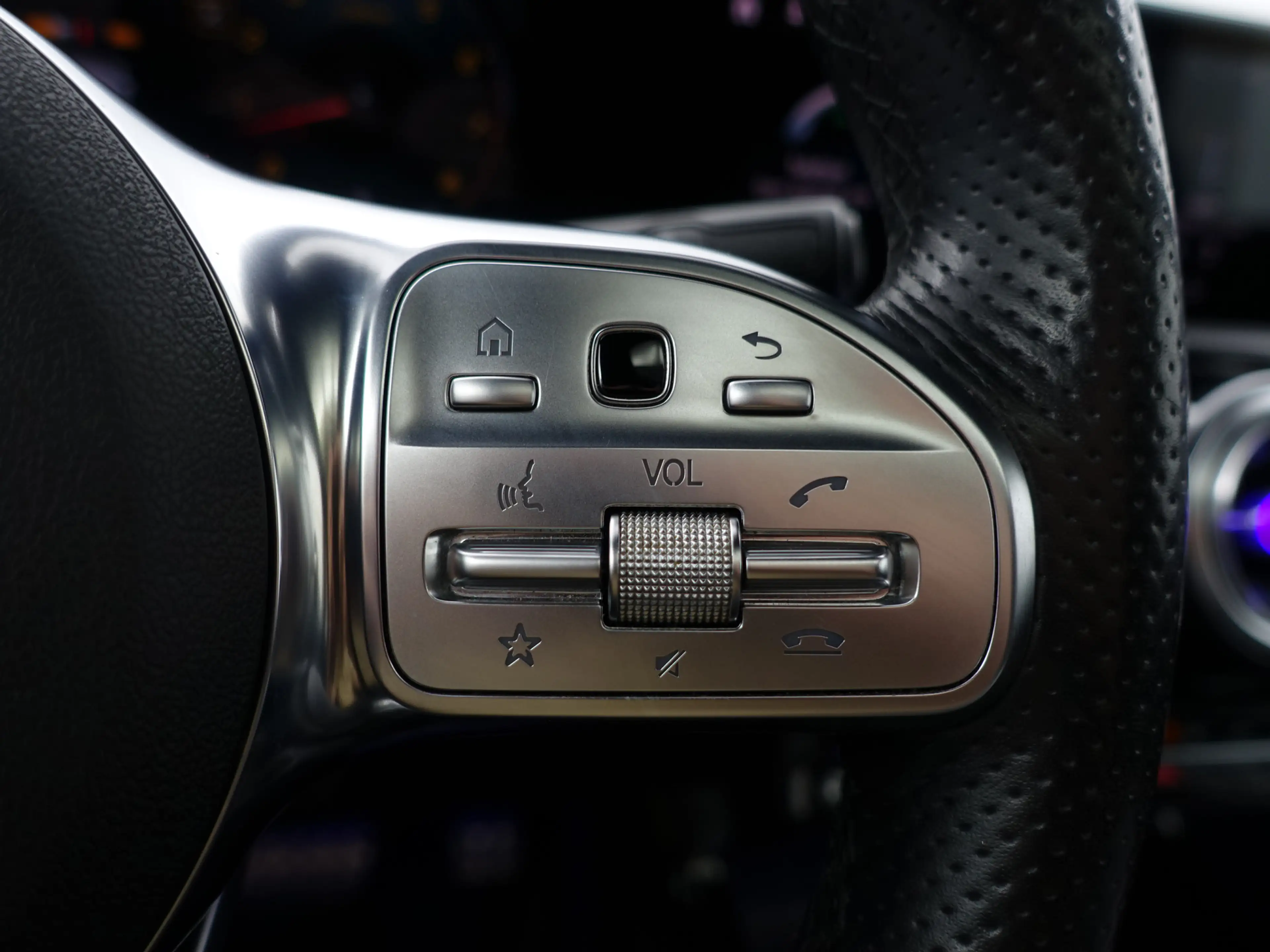 Mercedes-Benz A 250 AMG Yellow Art Aut- Panoramadak, Burmester Audio, — photo 15