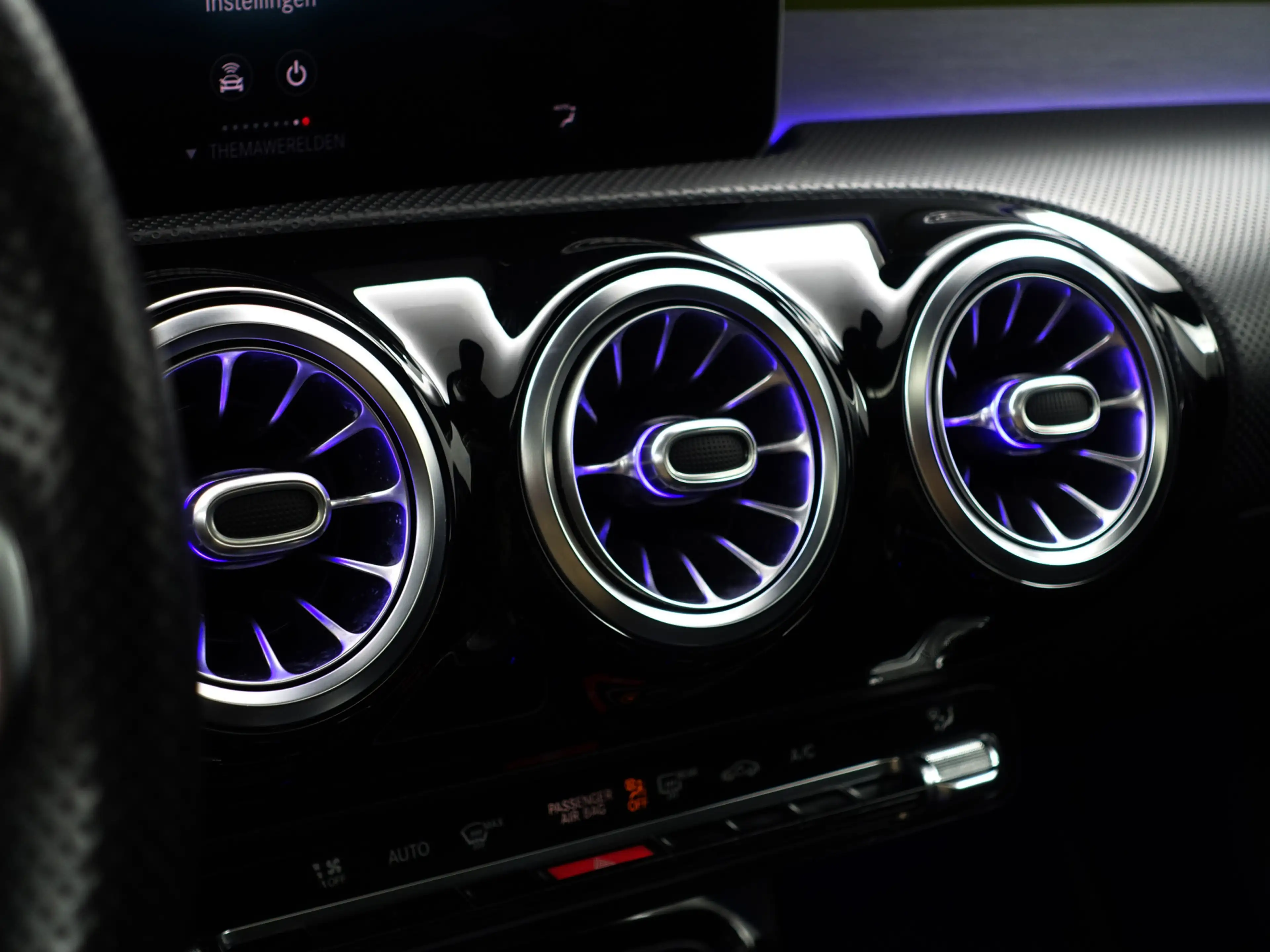 Mercedes-Benz A 250 AMG Yellow Art Aut- Panoramadak, Burmester Audio, — photo 11