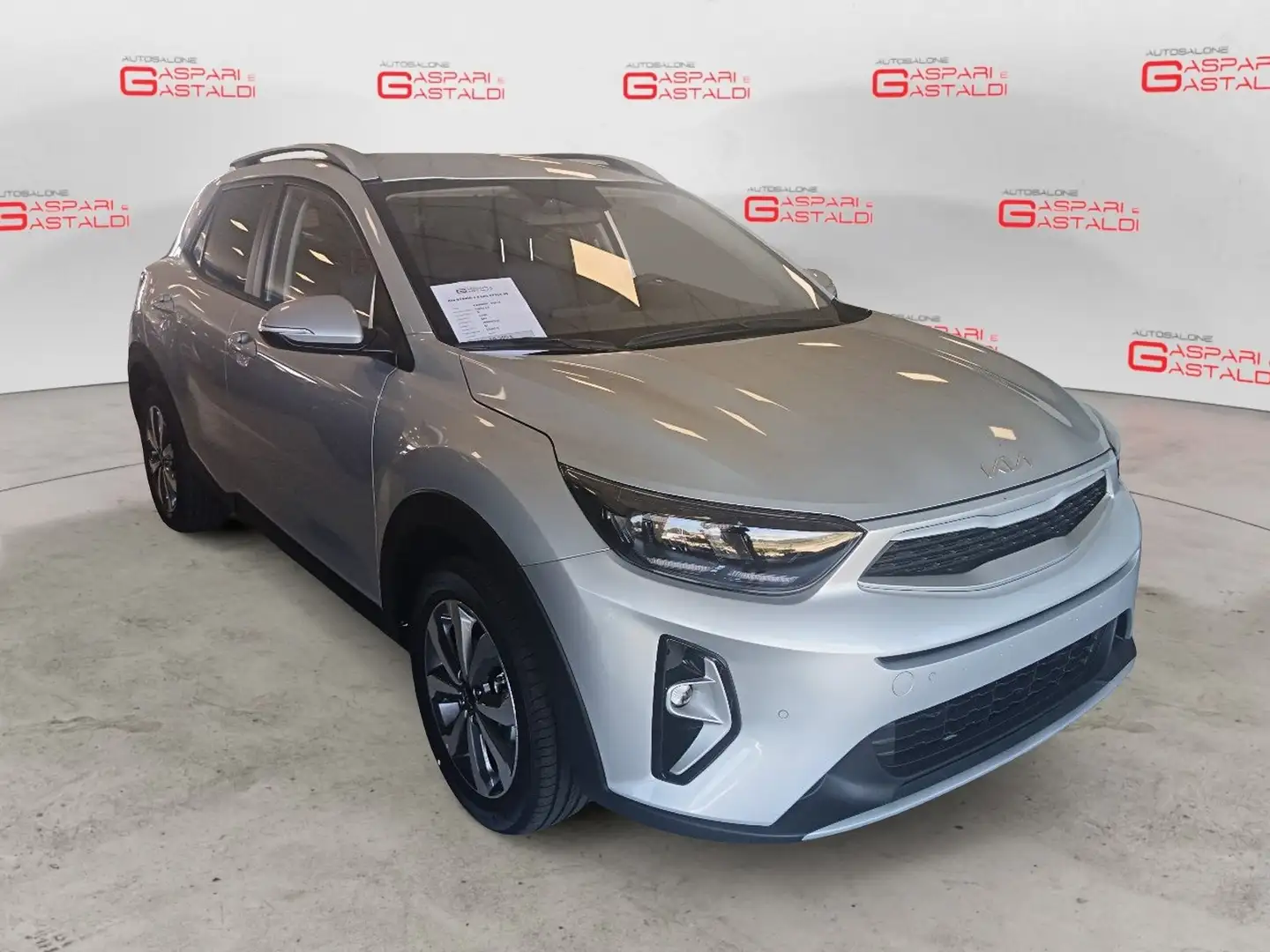 Kia Stonic Stonic 1.2 MPI GPL Style Special Edition Gris - 2