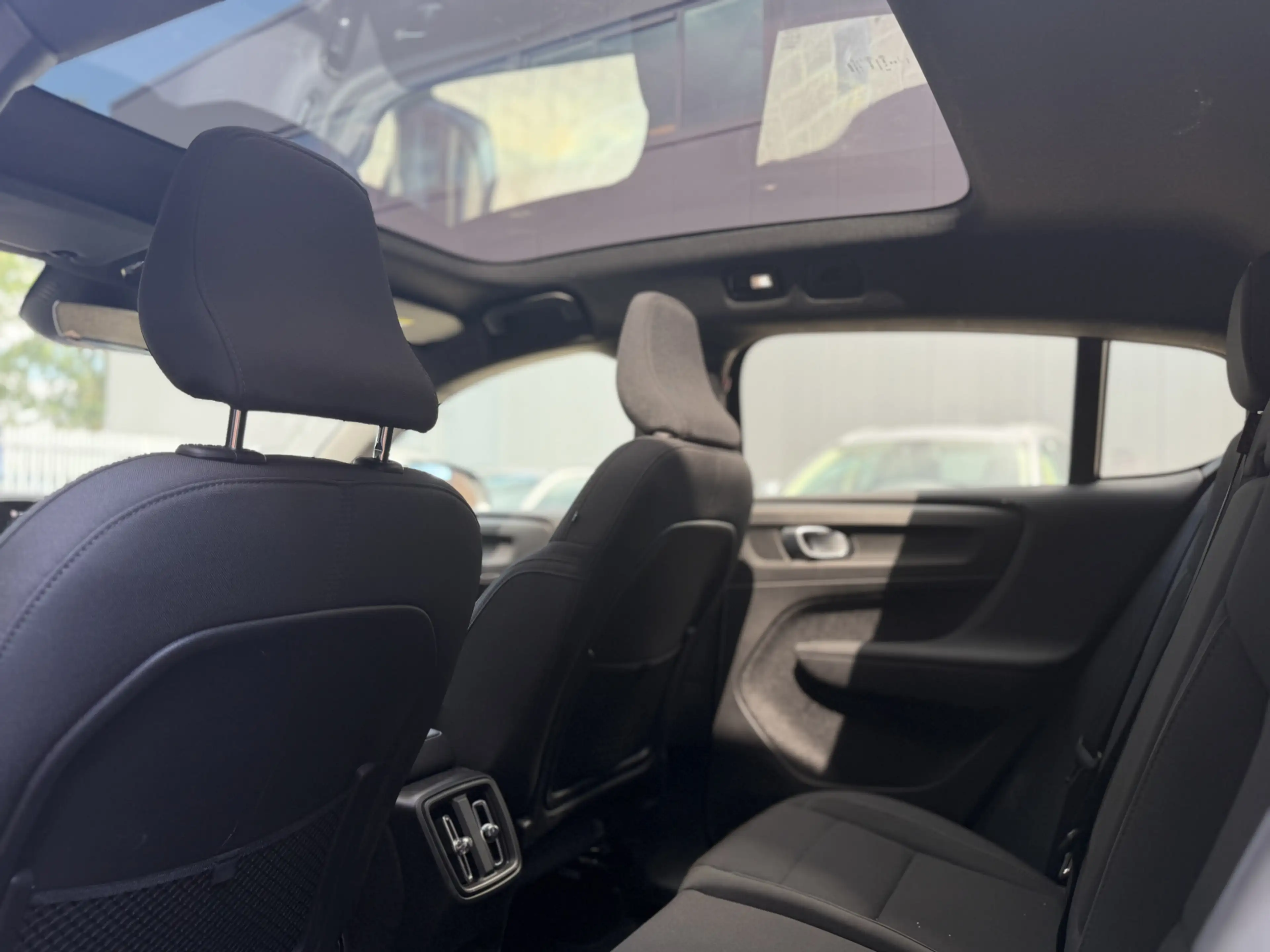 Volvo C40 Recharge Plus 69 kWh | Climate | Getint glas — photo 15