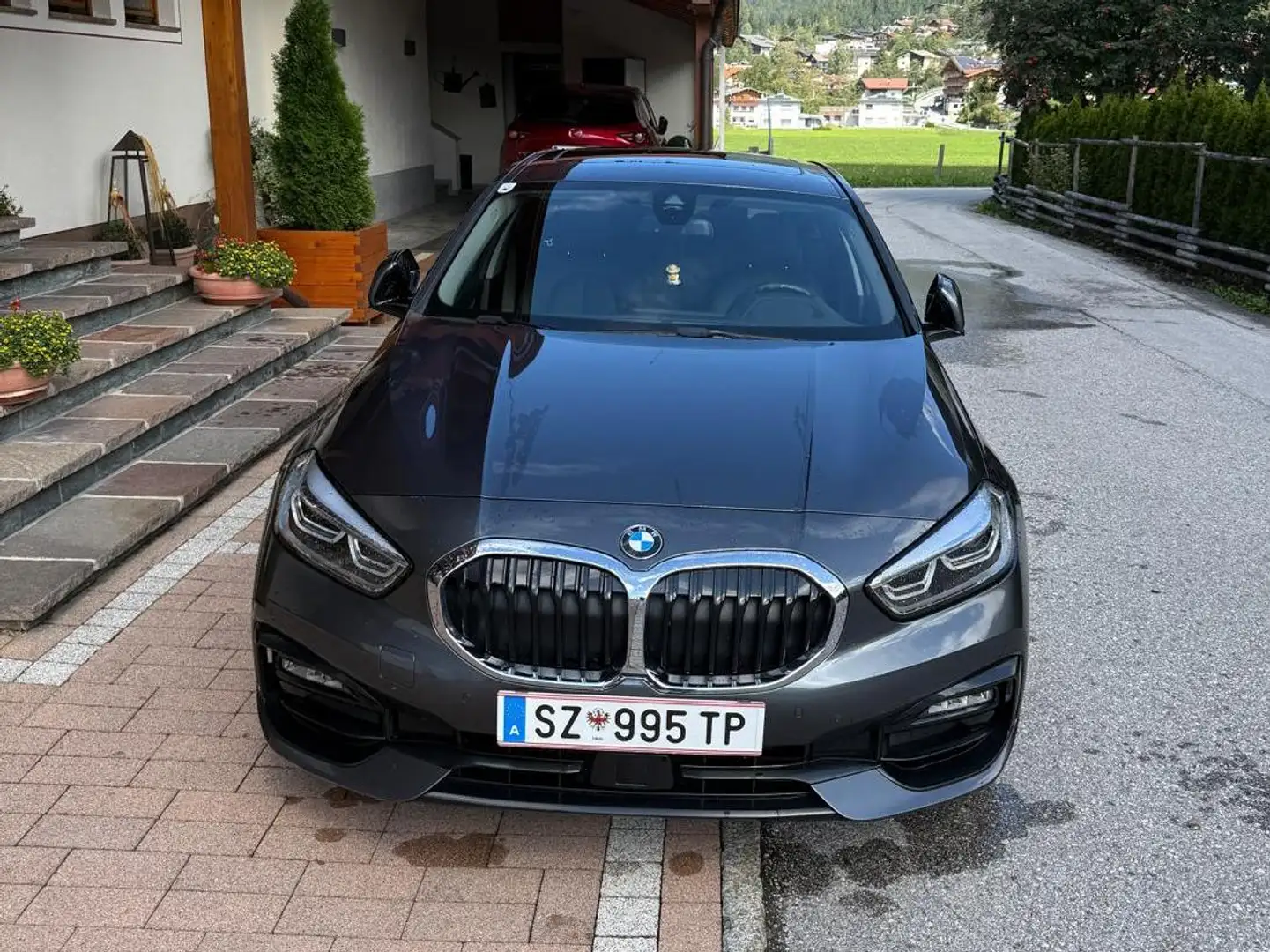 BMW 120 120d xDrive Aut. Grau - 2