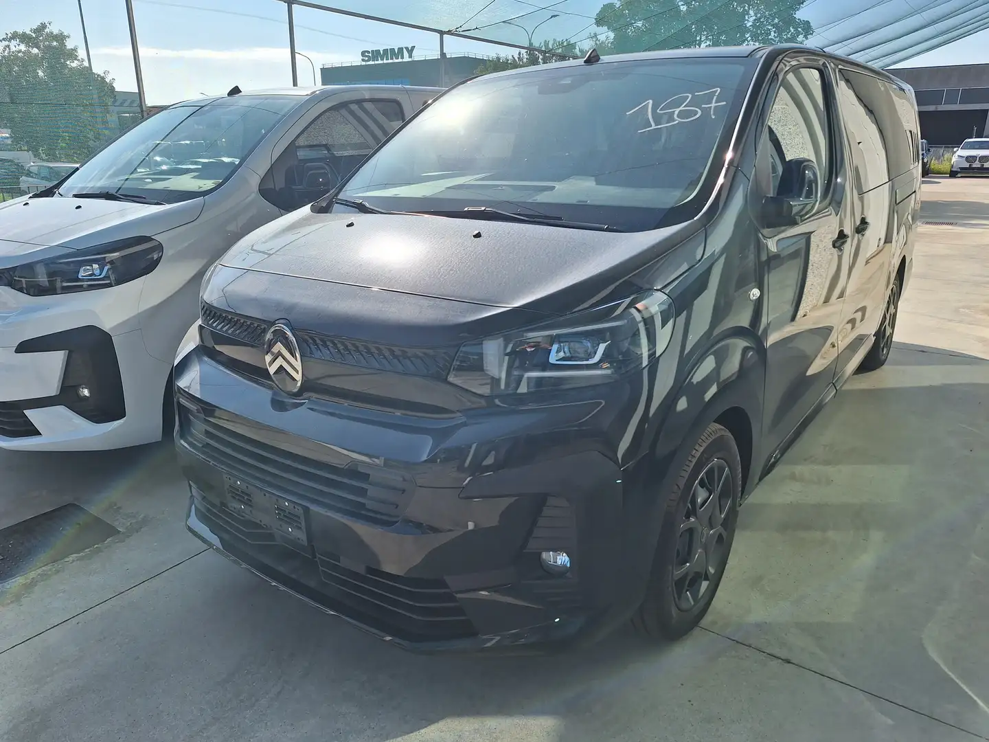 Citroen Spacetourer 2.0 BLUEHDI 180 CV EAT8 XL 9 POSTI KM ZERO Zwart - 1