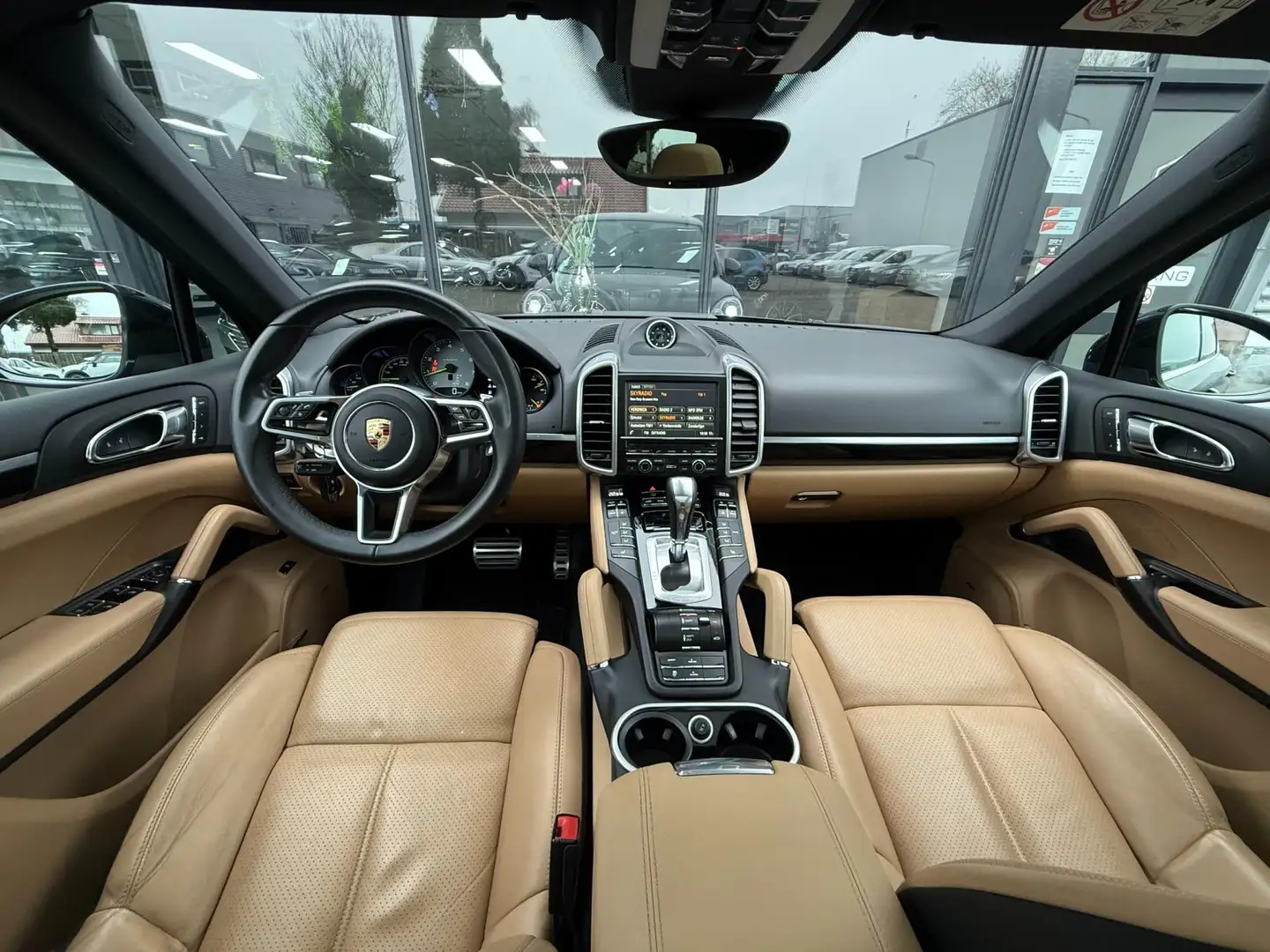 Porsche Cayenne 3.0 S E-Hybrid PANO/LUCHTVERING/CAMERA/NAP Schwarz - 2