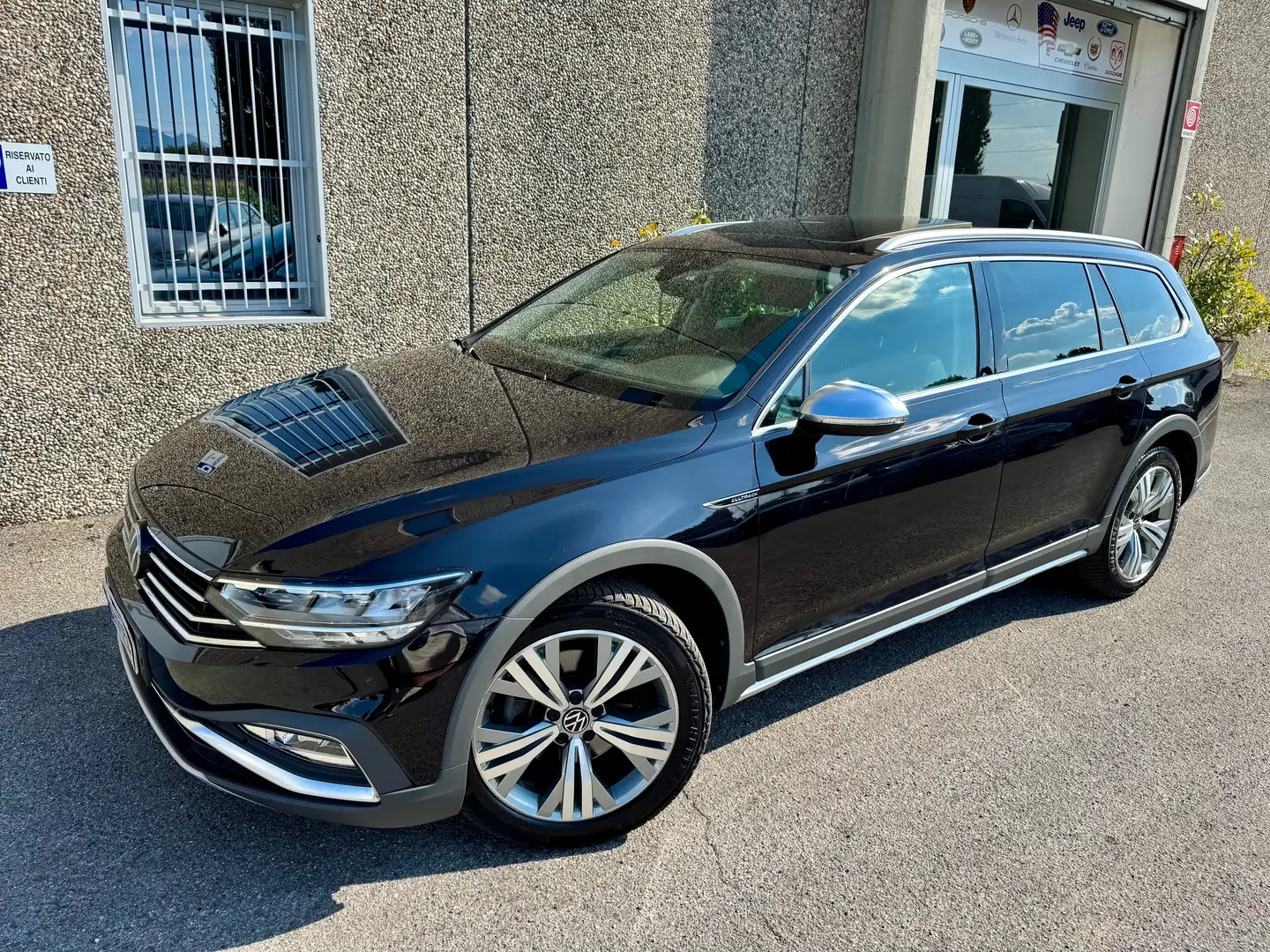 Volkswagen Passat Alltrack 2.0 tdi 4motion 200cv dsg Siyah - 1