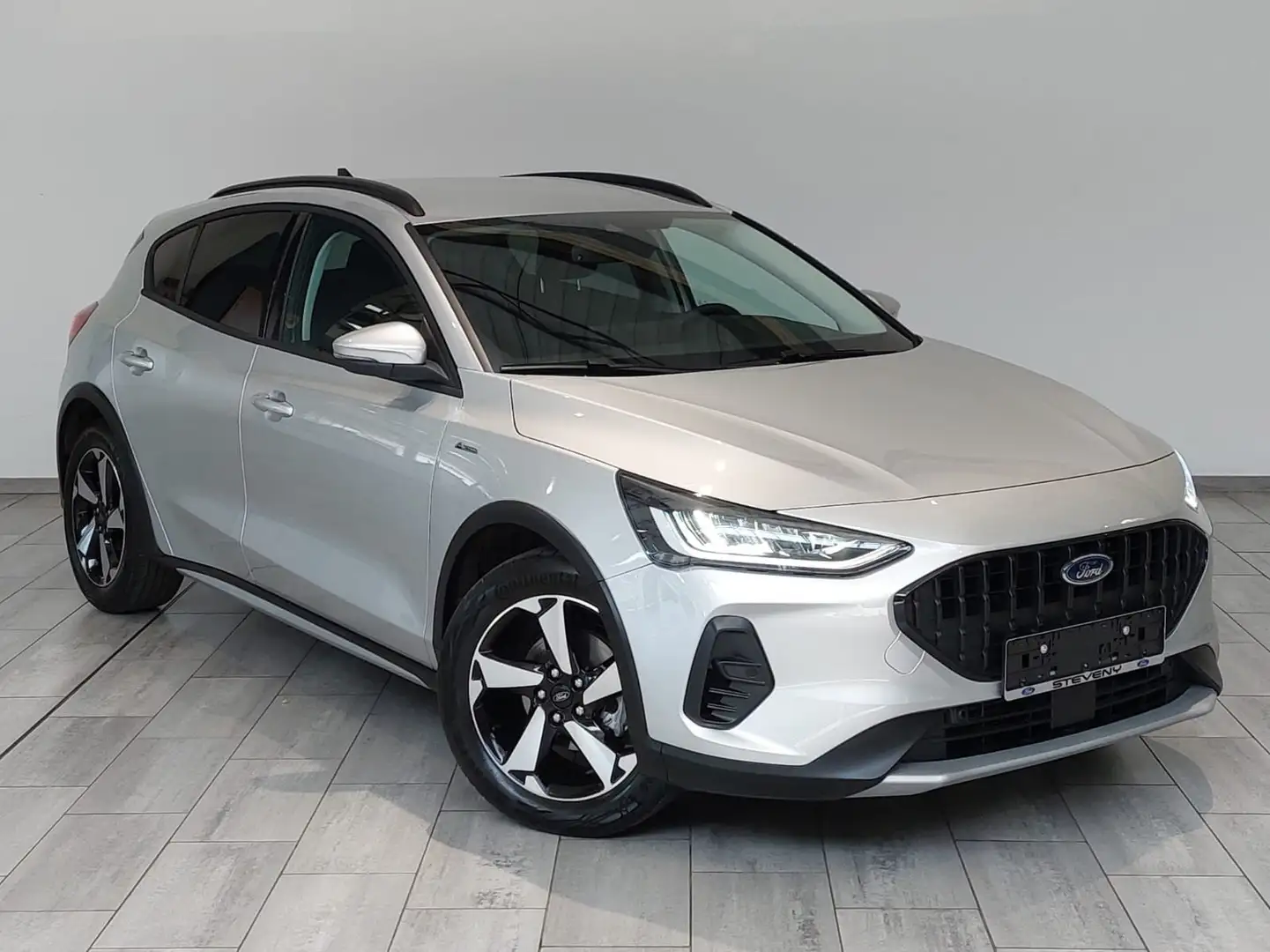 Ford Focus Active X 1.0 EcoBoost MHEV 125CV *GPS*LANE ASSIST* Grijs - 2